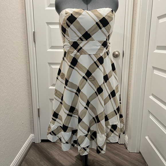 White, Black and Tan mini dress - Picture 5 of 5